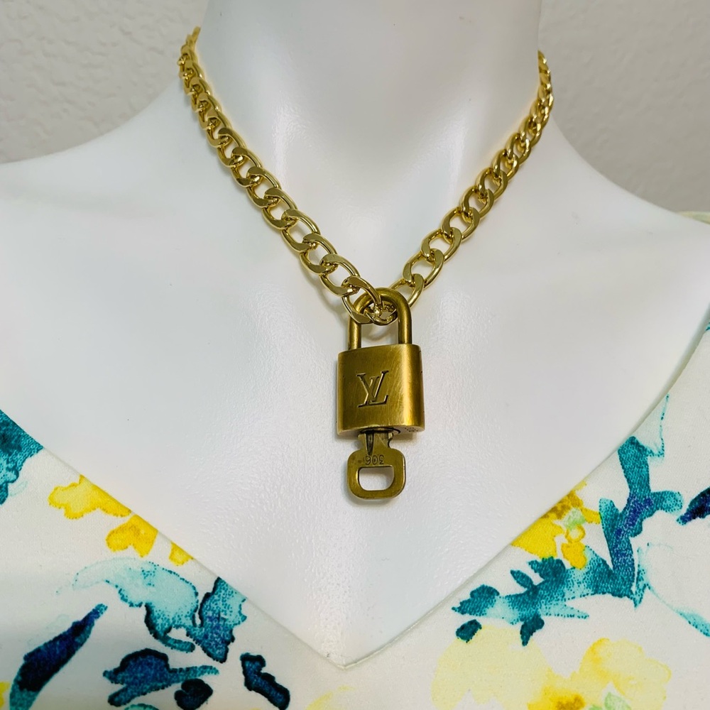 Authentic Padlock Set W/ Generic Chain - image 2